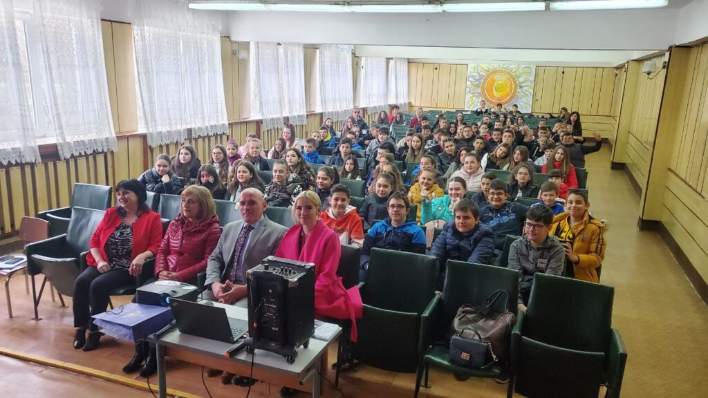 5800799606576101801 121